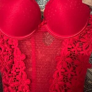 NWT Elegant Red Lace Lingerie Set